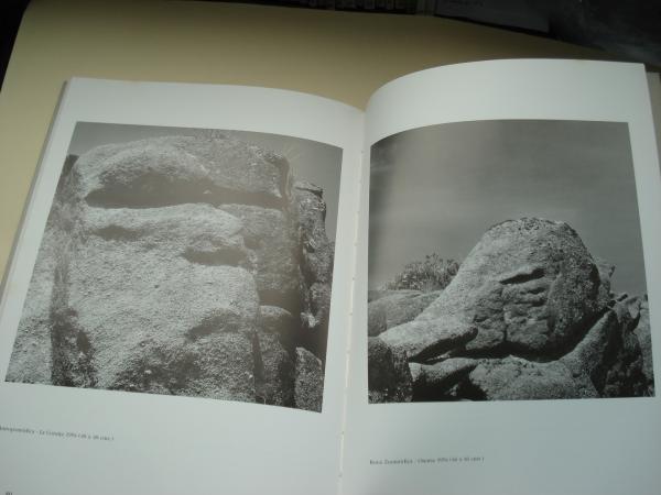 Rocas del tiempo (Fotografas en B/N). Catlogo Exposicin, A Corua, 1994